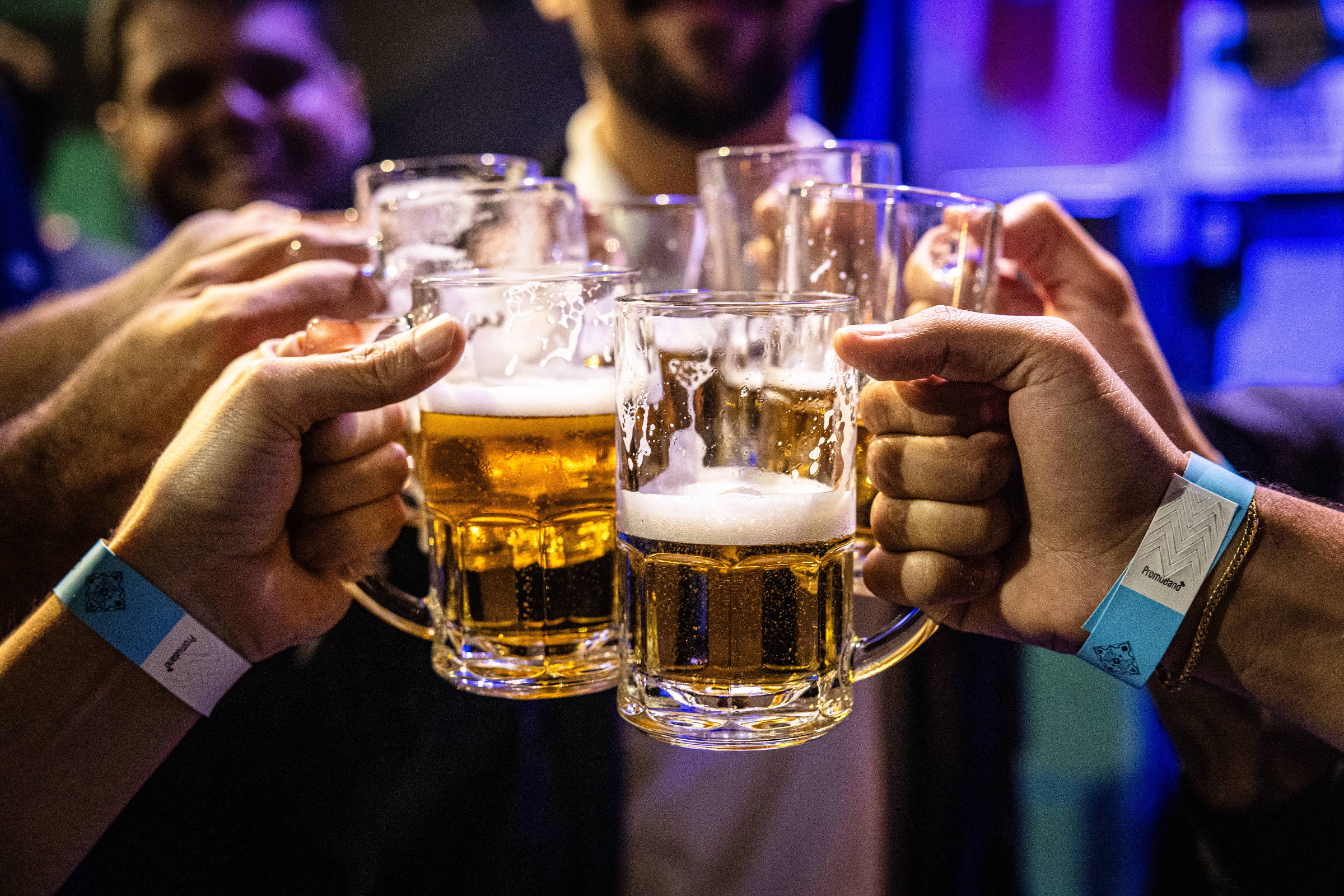 Ambev demite gerente após alegada adulteração de bebida em evento social