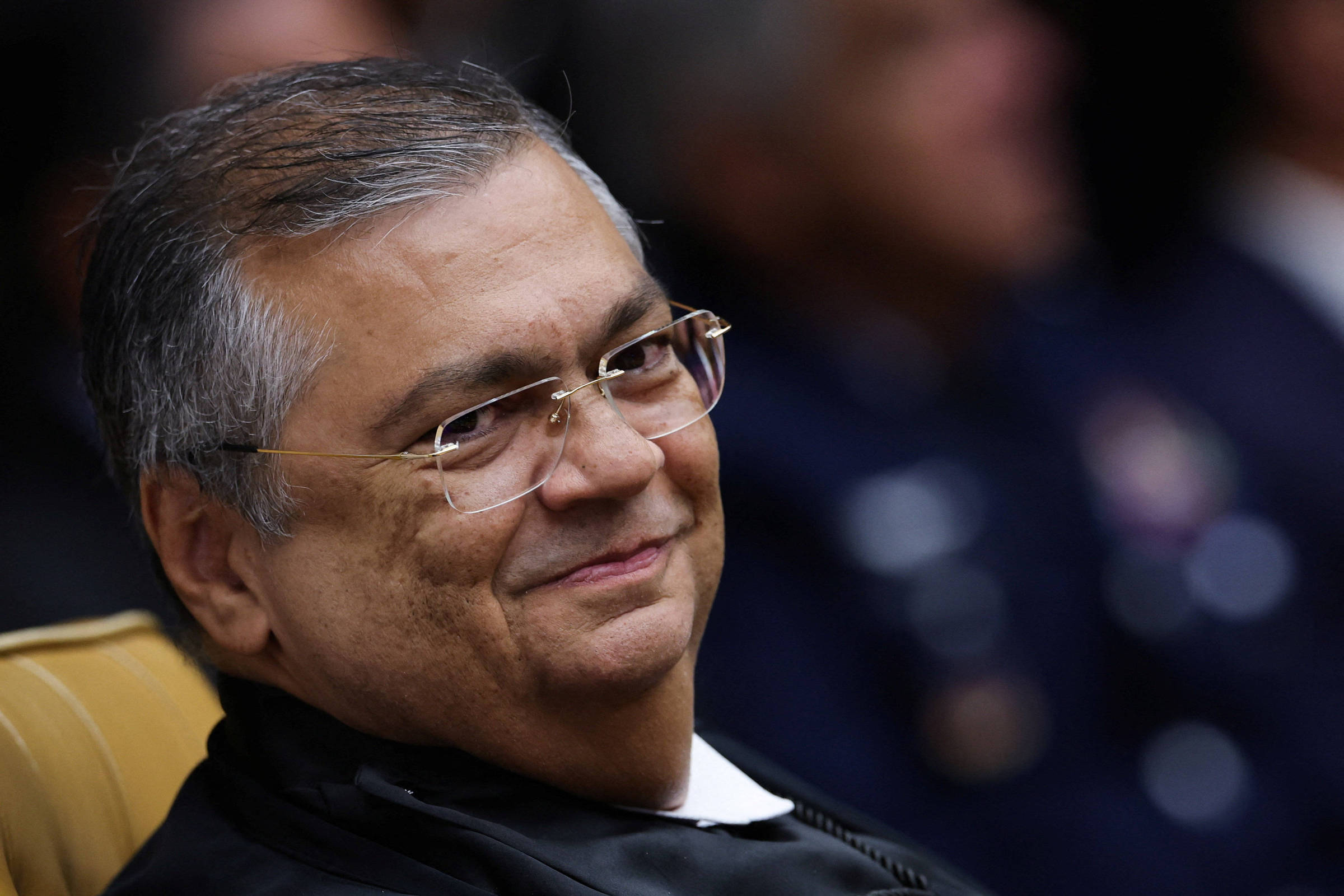 STF Proíbe Novos 'Penduricalhos' Salariais: Dino Alarga Decisão e Bloqueia Remunerações Acima do Teto Constitucional