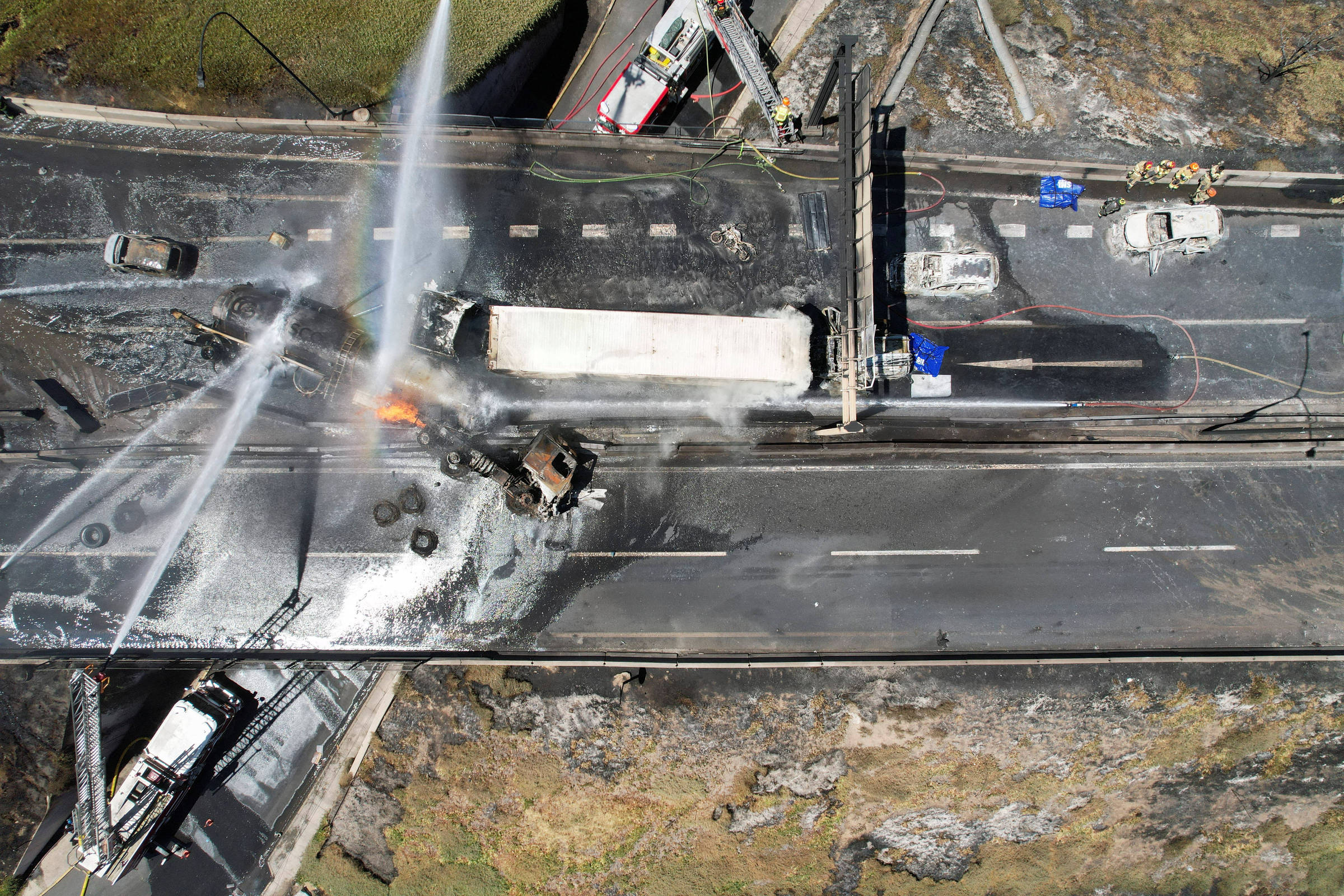 Acidente com Camião de Gás no Chile: Explosão Mortal em Santiago Revela Riscos do Transporte de Combustíveis Acidente com Camião de Gás no Chile: Explosão Mortal em Santiago Revela Riscos do Transporte de Combustíveis