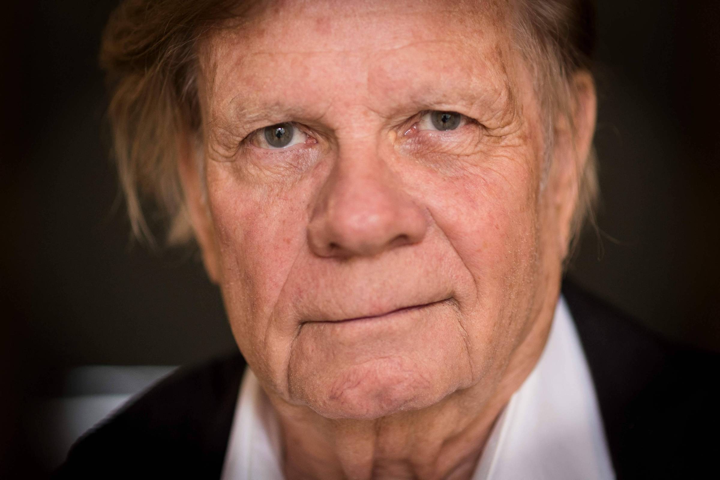 Peter Stämpfli, pioneiro europeu da pop art conhecido pelos pneus, falece aos 88 anos