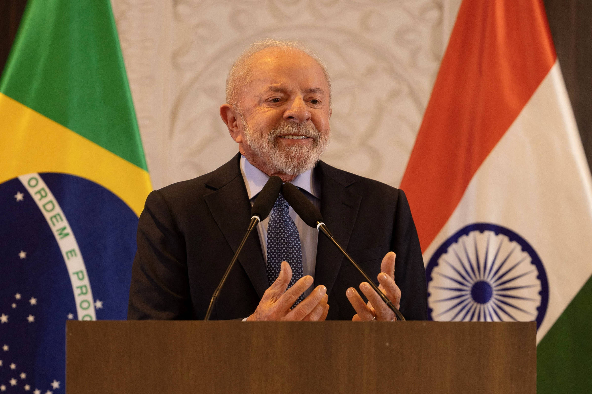 Lula afirma a Trump que Brasil rejeita nova Guerra Fria e mantém neutralidade sobre decisão da Suprema Corte dos EUA