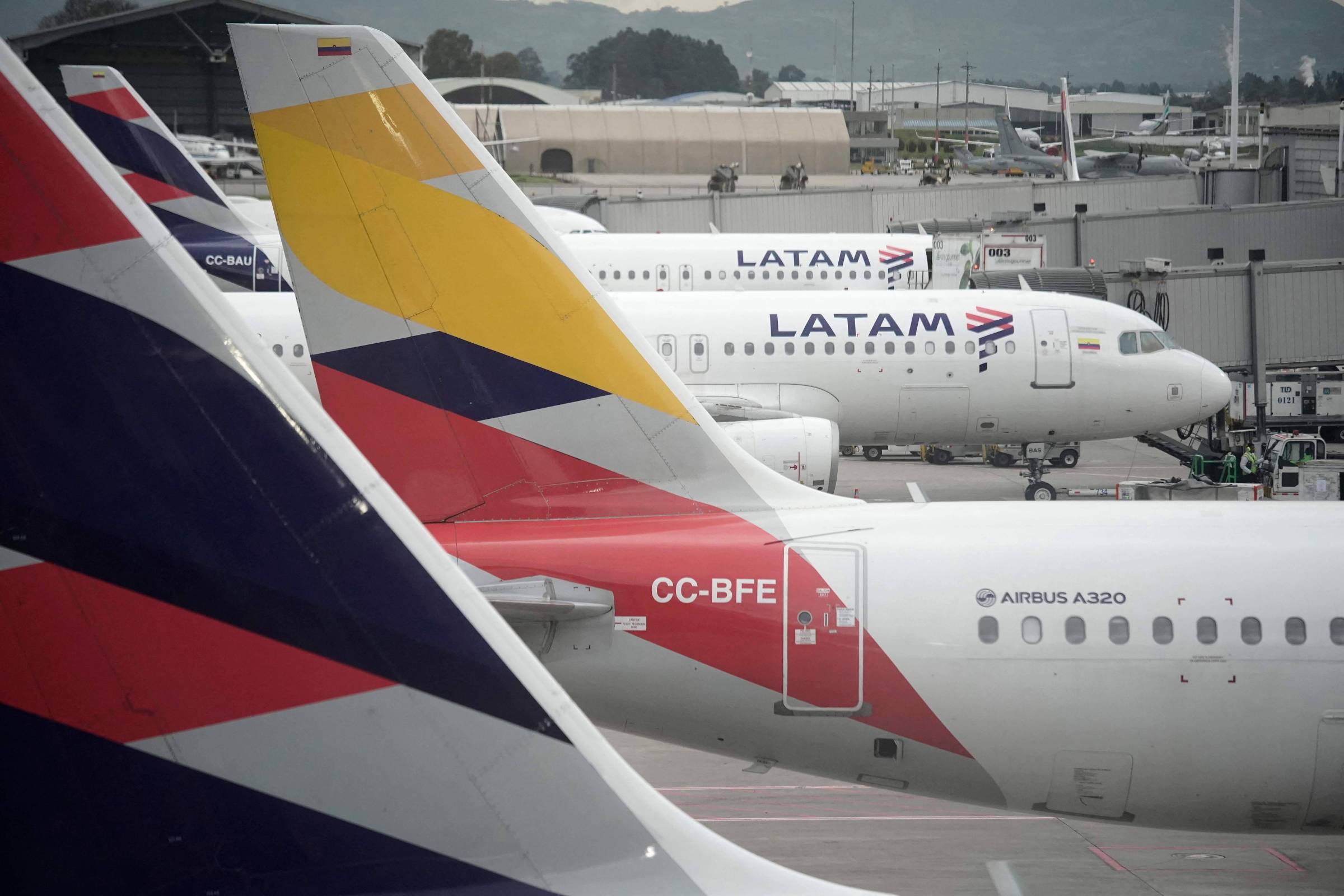 Latam lidera recuperação no setor aéreo sul-americano com ações em alta de 76%