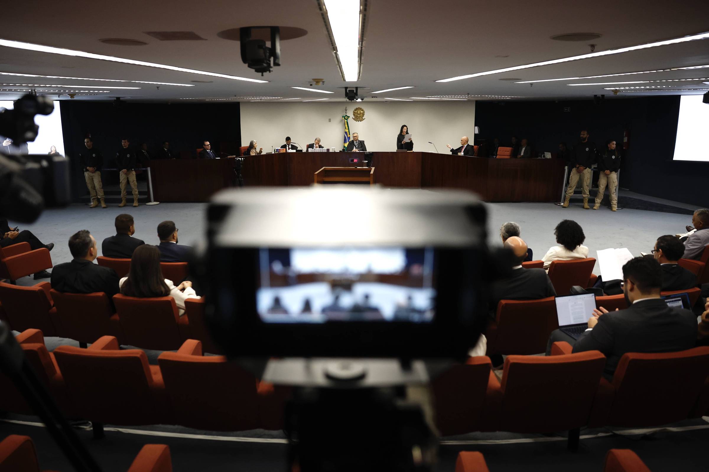 Caso Marielle: Acusação defende validade da delação de Ronnie Lessa no STF, apesar de críticas das defesas