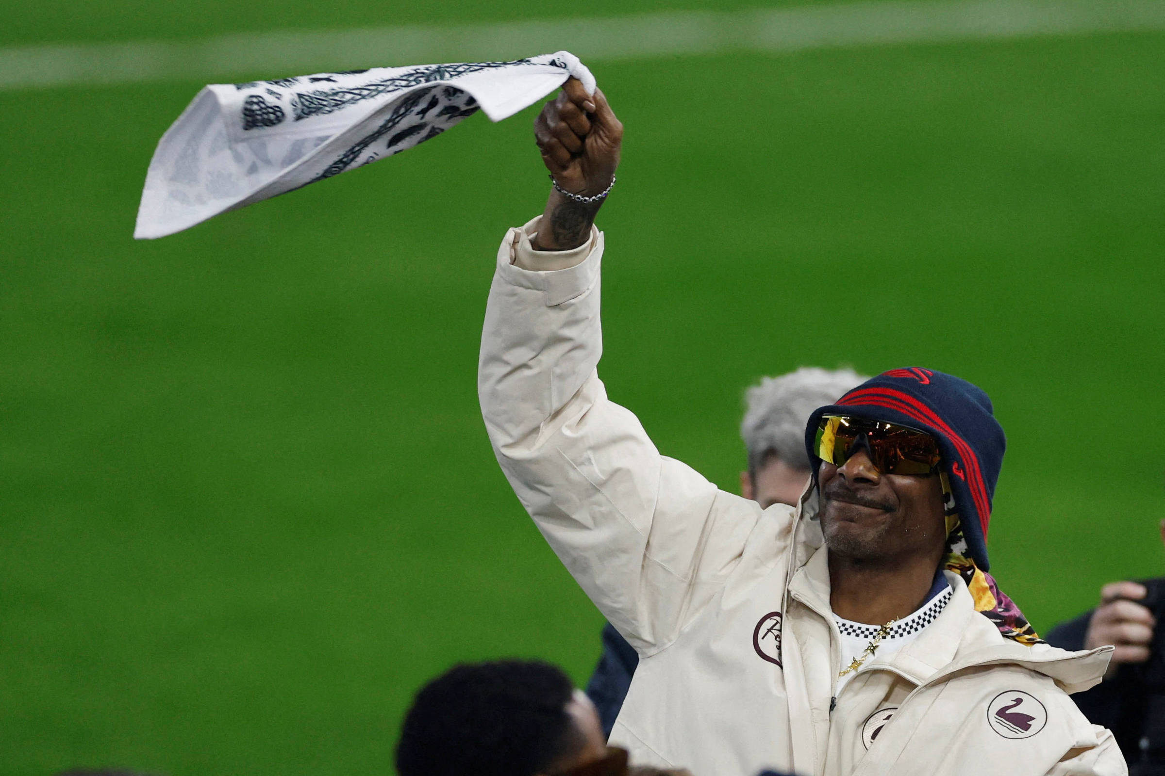 Snoop Dogg visita Swansea City: O impacto cultural e desportivo de uma estrela global como investidor do clube galês Snoop Dogg visita Swansea City: O impacto cultural e desportivo de uma estrela global como investidor do clube galês