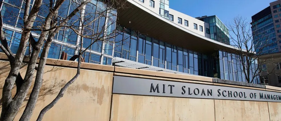 Análise do Ranking FT 2026: MIT Sloan Lidera os Melhores MBAs Globais com Foco em Retorno Financeiro e Diversidade