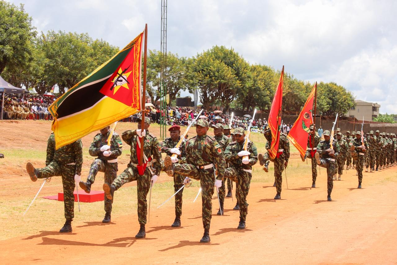 Presidente de Moçambique define combate ao terrorismo como missão estratégica para independência económica Presidente de Moçambique define combate ao terrorismo como missão estratégica para independência económica