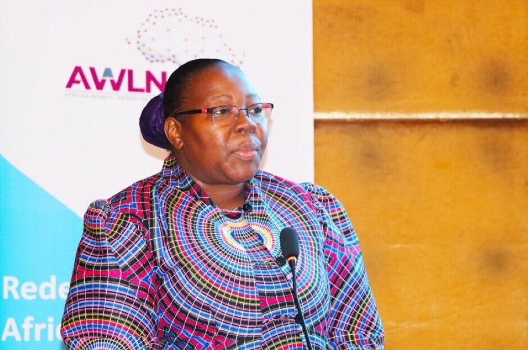 Presidente da Assembleia da República recebe activista Alice Banze, distinguida entre as 100 mulheres mais influentes de África