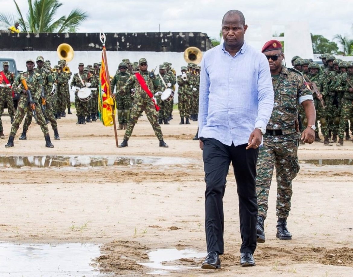 Presidente Daniel Chapo exige prioridade máxima no combate ao terrorismo em Moçambique