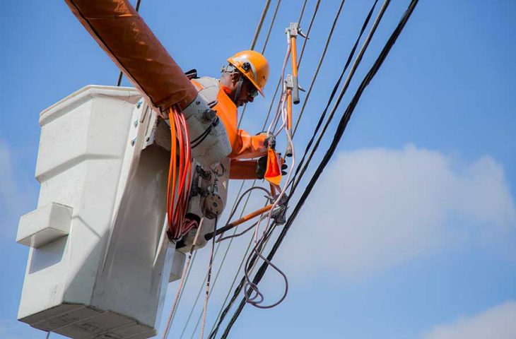 EDM programa interrupções de energia para manutenção em cinco províncias moçambicanas