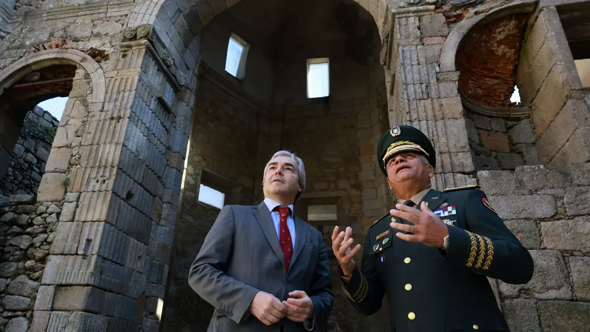 Ministro da Defesa esclarece competências sobre Base das Lajes face a movimentos militares dos EUA