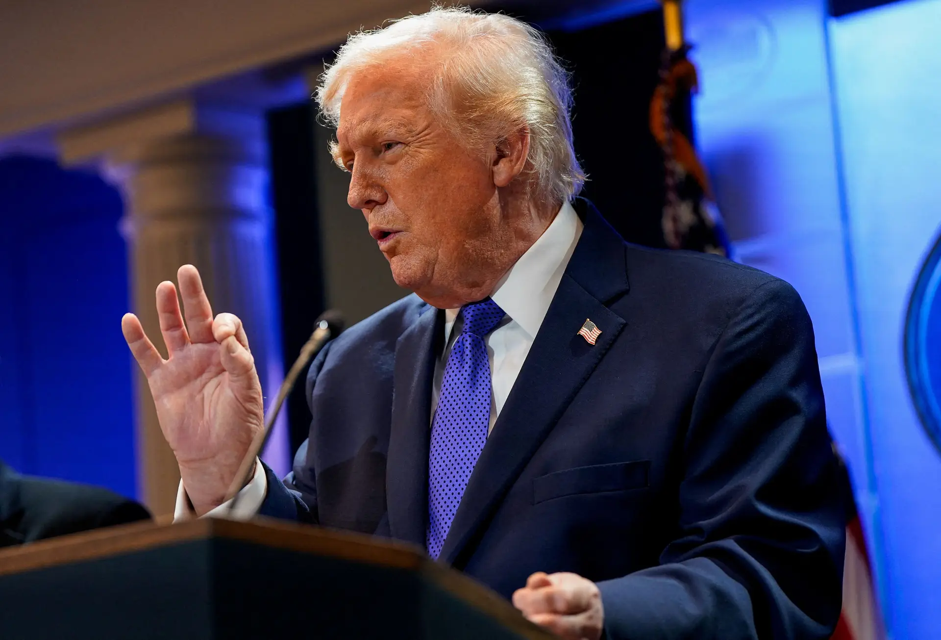 Estados Unidos Implementam Tarifa Global de 10% Após Decisão do Supremo Tribunal