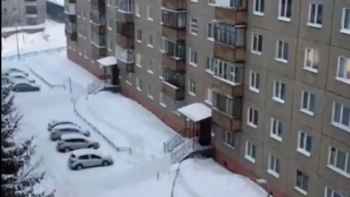 Neve até aos telhados na Rússia: Análise profunda das imagens virais e realidade climática Neve até aos telhados na Rússia: Análise profunda das imagens virais e realidade climática