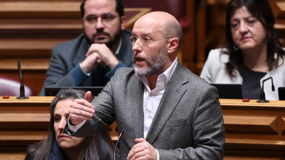 Votação no Parlamento: PSD e Chega rejeitaram proposta de distribuição de kits de emergência Votação no Parlamento: PSD e Chega rejeitaram proposta de distribuição de kits de emergência