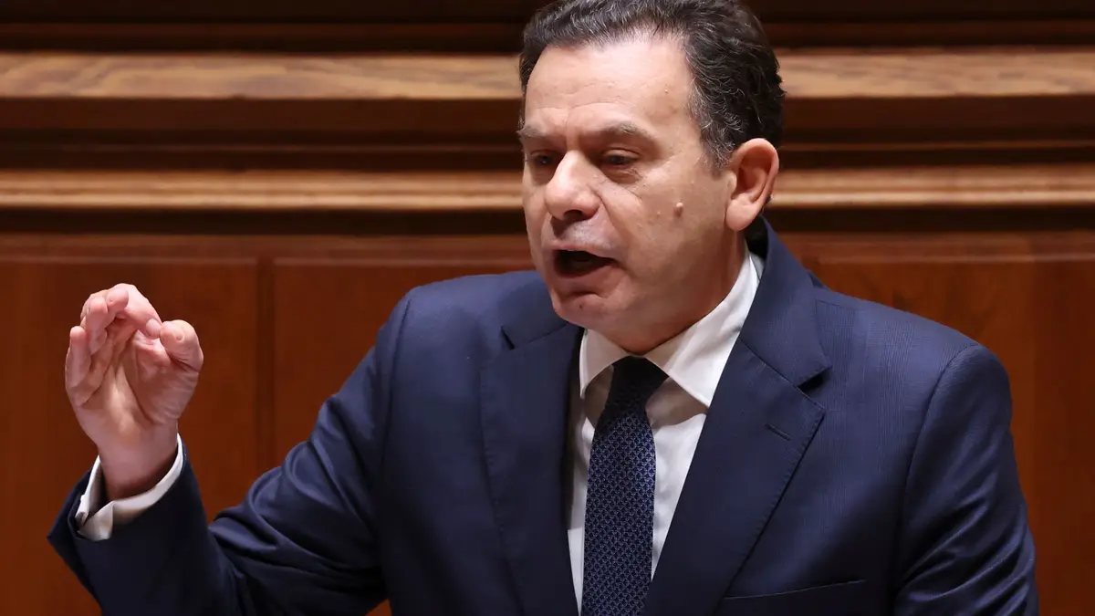 Análise Comparativa: As Diferentes Respostas de Sánchez e Montenegro às Tempestades Ibéricas