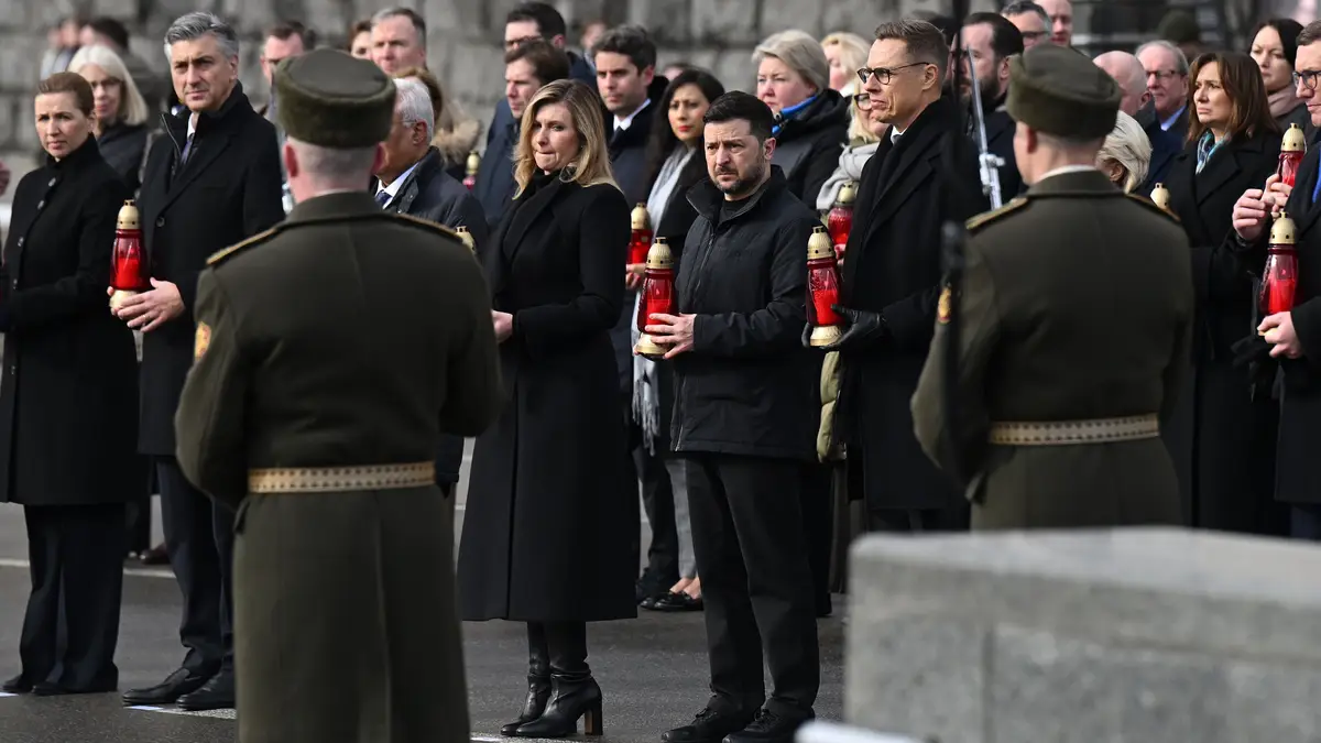Zelensky Apela à UE por Data de Adesão e Condena Ataques Russos em Discurso no Parlamento Europeu