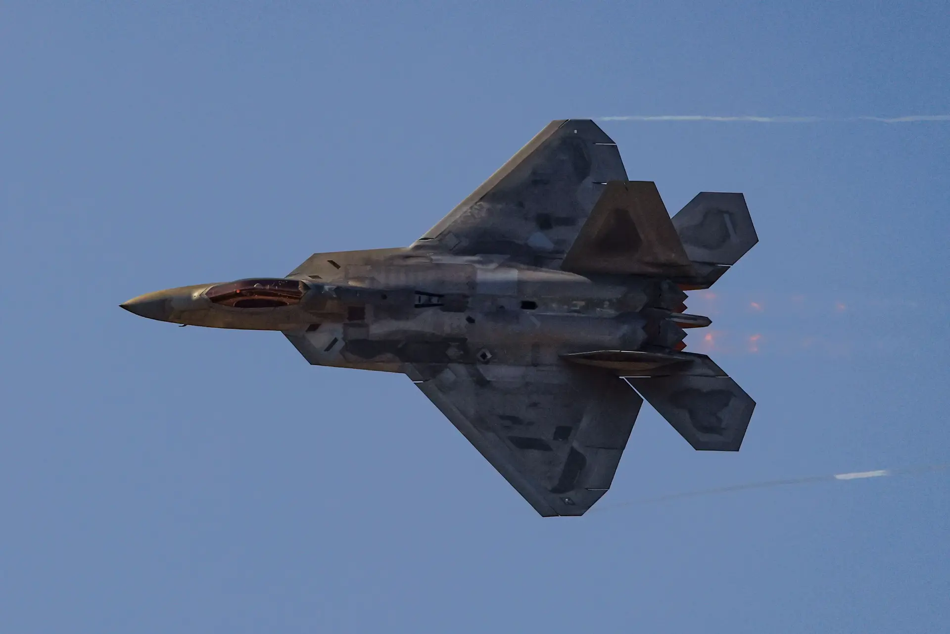 Caças F-22 dos EUA chegam a Israel em momento crucial das negociações nucleares com o Irão Caças F-22 dos EUA chegam a Israel em momento crucial das negociações nucleares com o Irão